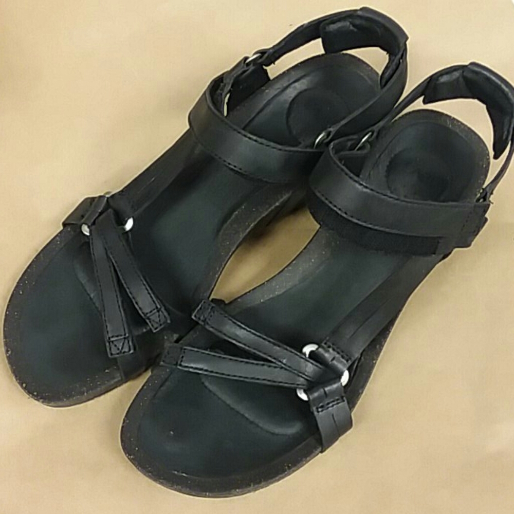 Teva Ysidro universal leather wedge sandal